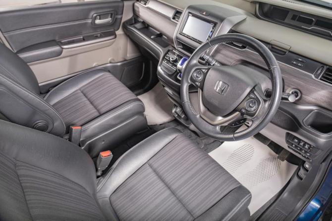 Honda Freed II с пробегом 2017 года, цена 1 629 000 рублей, 120000 км, компактвэн, Автокод Объявления