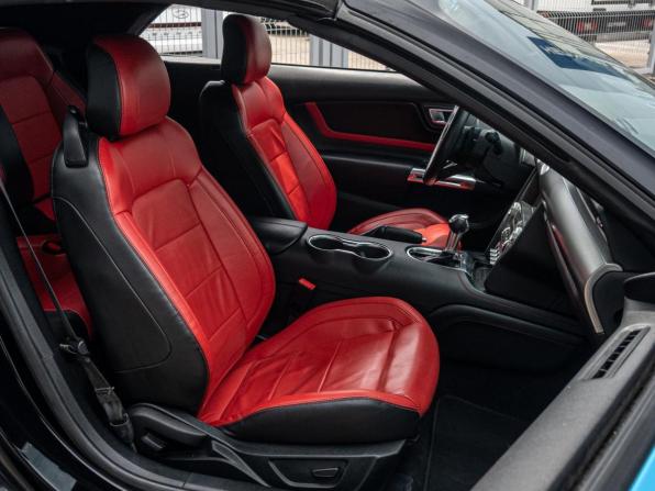 Ford Mustang VI Рестайлинг с пробегом 2022 года, цена 4 100 000 рублей, 32467 км, кабриолет, Автокод Объявления