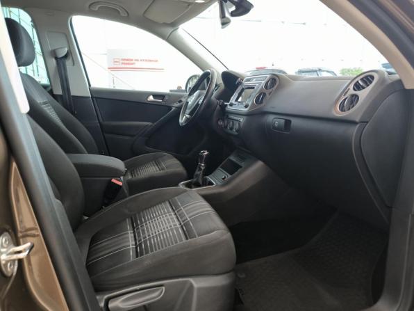 Volkswagen Tiguan I Рестайлинг с пробегом 2016 года, цена 1 299 000 рублей, 118044 км, внедорожник, Автокод Объявления
