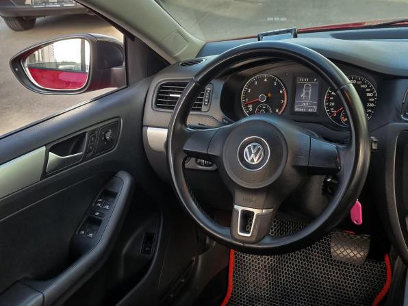 Volkswagen Jetta VI с пробегом 2013 года, цена 799 000 рублей, 205997 км, седан, Автокод Объявления
