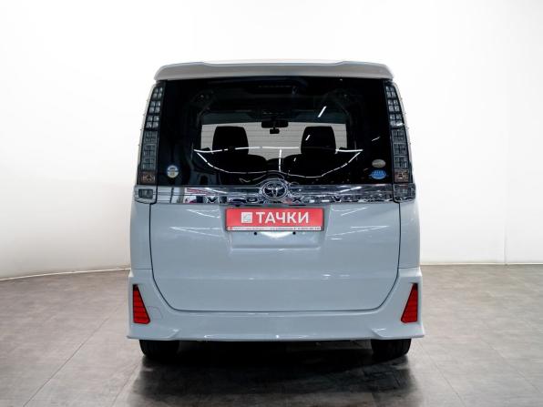 Toyota Voxy III (R80) с пробегом 2014 года, цена 1 750 000 рублей, 152500 км, минивэн, Автокод Объявления