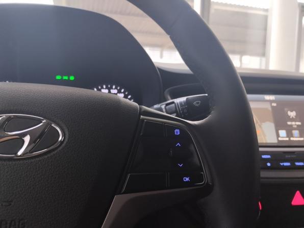 Hyundai Solaris II с пробегом 2017 года, цена 1 350 000 рублей, 203735 км, седан, Автокод Объявления