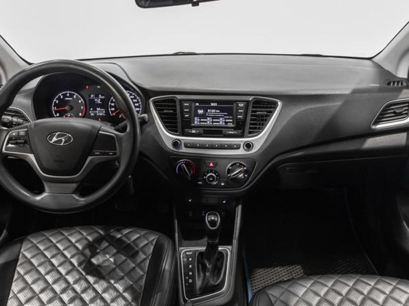 Hyundai Solaris II с пробегом 2018 года, цена 1 100 000 рублей, 157006 км, седан, Автокод Объявления