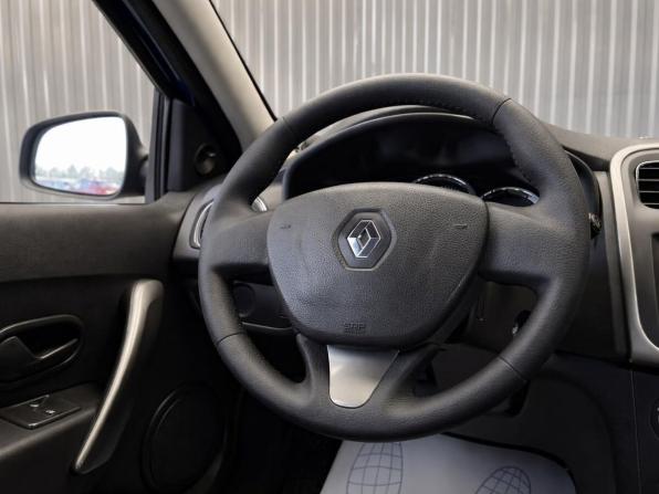 Renault Logan II с пробегом 2015 года, цена 647 000 рублей, 151229 км, седан, Автокод Объявления