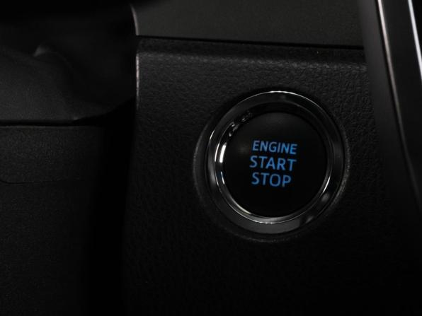 Toyota Camry VIII (XV70) Рестайлинг с пробегом 2022 года, цена 3 710 000 рублей, 37546 км, седан, Автокод Объявления