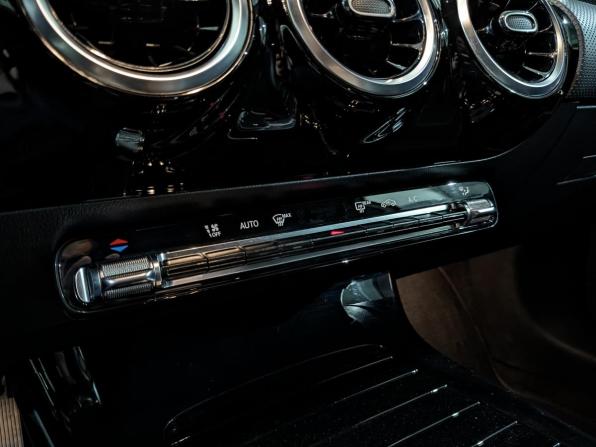 Mercedes-Benz A-Класс IV (W177) с пробегом 2020 года, цена 2 595 000 рублей, 49500 км, седан, Автокод Объявления