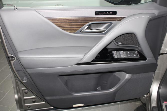 Lexus LX IV с пробегом 2023 года, цена 19 300 000 рублей, 5850 км, внедорожник, Автокод Объявления
