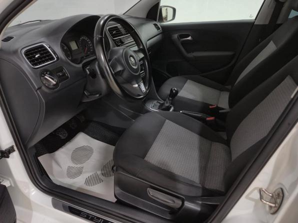 Volkswagen Polo V с пробегом 2014 года, цена 615 000 рублей, 249659 км, седан, Автокод Объявления