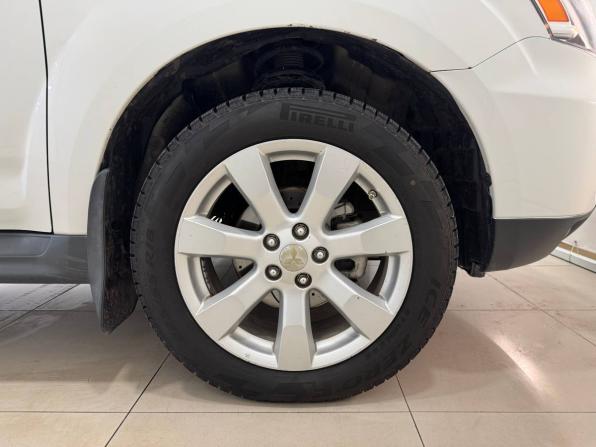 Mitsubishi Outlander II Рестайлинг с пробегом 2011 года, цена 1 080 000 рублей, 392478 км, внедорожник, Автокод Объявления