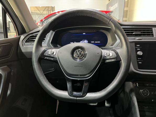 Volkswagen Tiguan II с пробегом 2018 года, цена 2 599 000 рублей, 159435 км, внедорожник, Автокод Объявления