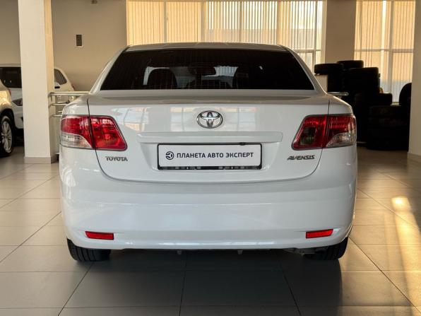 Toyota Avensis III с пробегом 2010 года, цена 1 030 000 рублей, 204550 км, седан, Автокод Объявления