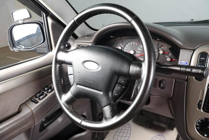 Ford Explorer III с пробегом 2004 года, цена 1 049 000 рублей, 250000 км, внедорожник, Автокод Объявления