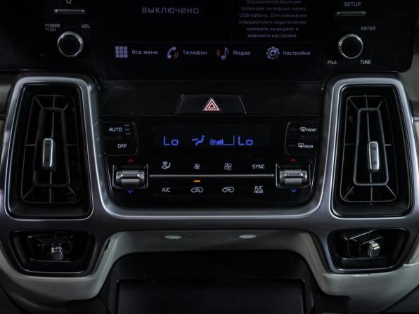 Kia Sorento IV с пробегом 2023 года, цена 3 995 000 рублей, 46579 км, внедорожник, Автокод Объявления