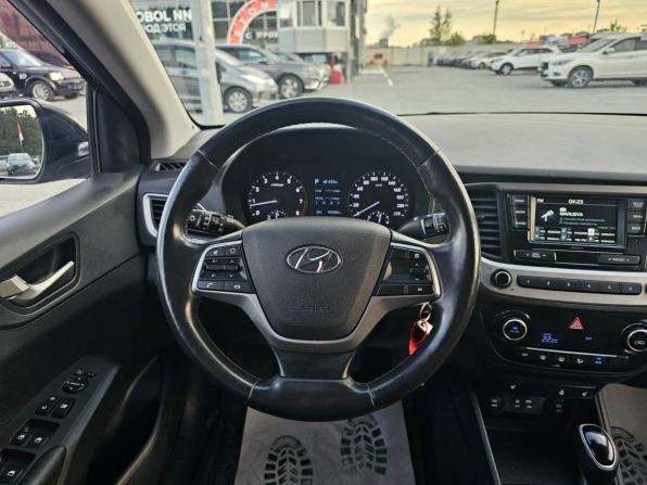 Hyundai Solaris II с пробегом 2017 года, цена 1 124 995 рублей, 158300 км, седан, Автокод Объявления