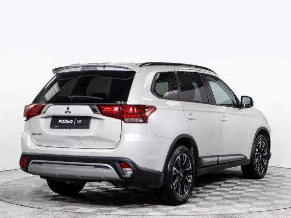 Mitsubishi Outlander III Рестайлинг 3 с пробегом 2022 года, цена 2 548 000 рублей, 43995 км, внедорожник, Автокод Объявления