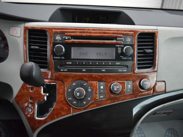 Toyota Sienna III с пробегом 2010 года, цена 1 799 000 рублей, 228000 км, минивэн, Автокод Объявления
