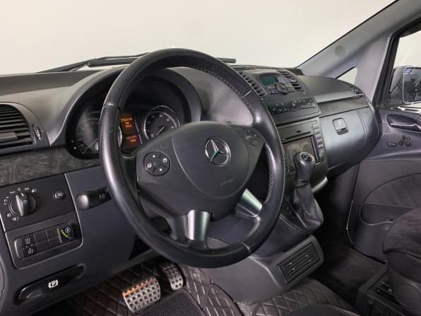 Mercedes-Benz Viano I (W639) Рестайлинг с пробегом 2013 года, цена 2 500 000 рублей, 256198 км, минивэн, Автокод Объявления