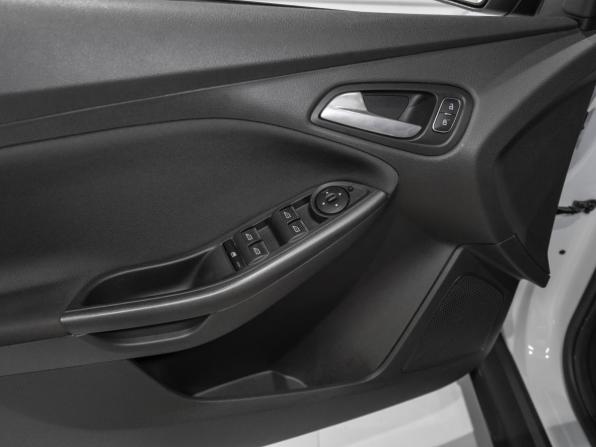 Ford Focus III Рестайлинг с пробегом 2017 года, цена 1 290 000 рублей, 64057 км, седан, Автокод Объявления