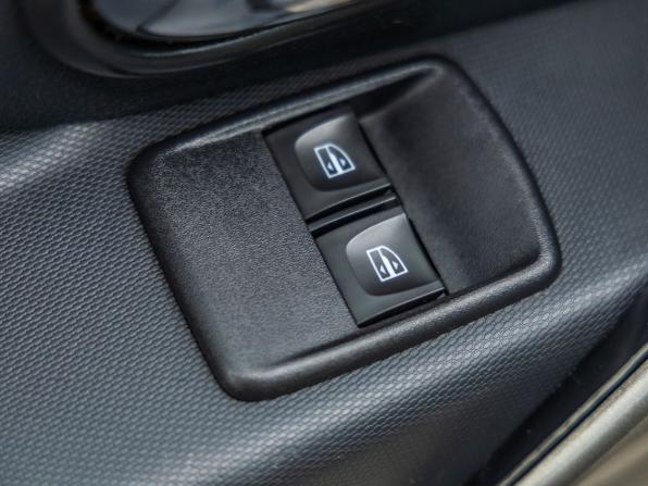 Renault Sandero II Рестайлинг с пробегом 2020 года, цена 1 428 000 рублей, 37106 км, хэтчбек, Автокод Объявления