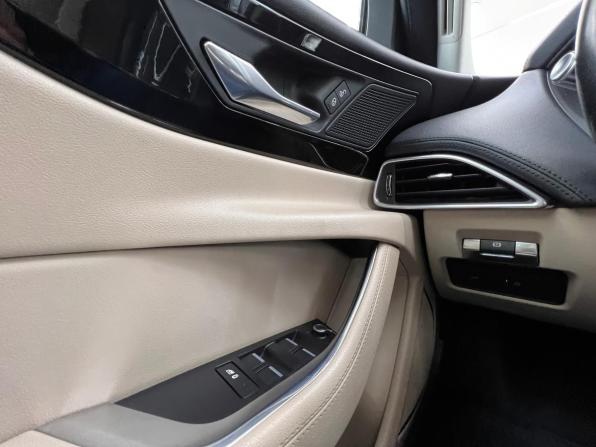 Jaguar XE I Рестайлинг с пробегом 2019 года, цена 2 490 000 рублей, 130000 км, седан, Автокод Объявления