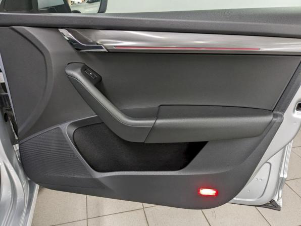 Skoda Octavia III (A7) Рестайлинг с пробегом 2019 года, цена 2 150 000 рублей, 82000 км, лифтбек, Автокод Объявления