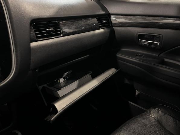 Mitsubishi Outlander III Рестайлинг 2 с пробегом 2017 года, цена 1 739 000 рублей, 201953 км, внедорожник, Автокод Объявления