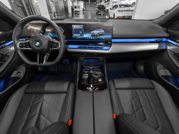 BMW 5 серии VIII (G60/G61/G68) с пробегом 2025 года, цена 6 800 000 рублей, 17134 км, седан, Автокод Объявления