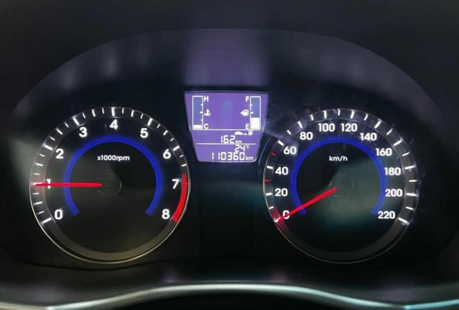 Hyundai Solaris I Рестайлинг с пробегом 2016 года, цена 990 000 рублей, 110360 км, хэтчбек, Автокод Объявления