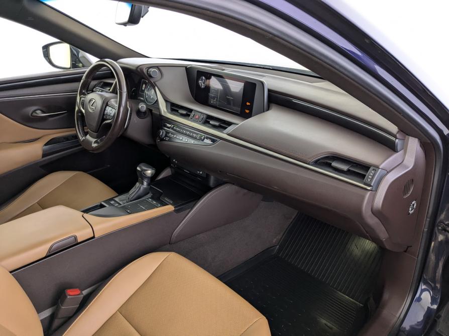 Lexus ES VII Москва  - изображение 11