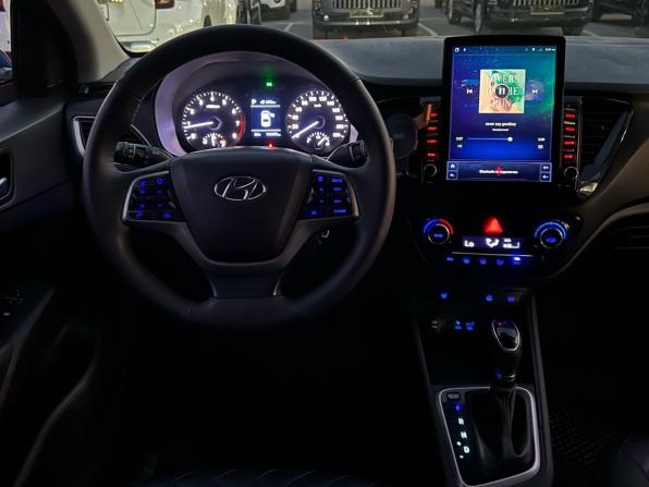 Hyundai Solaris II с пробегом 2017 года, цена 1 179 000 рублей, 176747 км, седан, Автокод Объявления