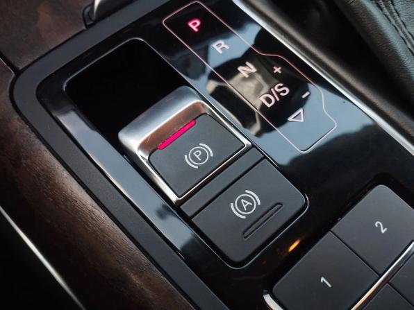 Audi A6 allroad III (C7) с пробегом 2013 года, цена 2 125 000 рублей, 310634 км, универсал, Автокод Объявления