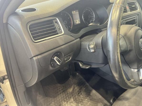 Volkswagen Jetta VI с пробегом 2014 года, цена 1 195 000 рублей, 186000 км, седан, Автокод Объявления