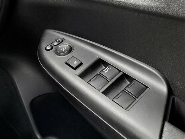 Honda Fit III с пробегом 2016 года, цена 870 000 рублей, 263329 км, хэтчбек, Автокод Объявления