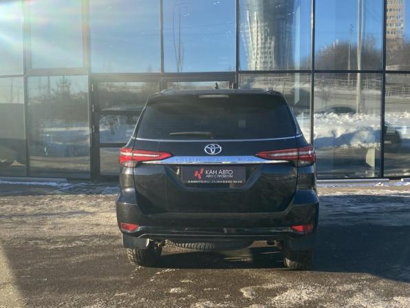 Toyota Fortuner II Рестайлинг с пробегом 2022 года, цена 5 800 000 рублей, 5596 км, внедорожник, Автокод Объявления