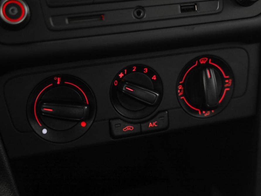Volkswagen Polo V Рестайлинг Санкт-Петербург  - изображение 15