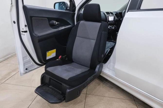 Toyota Ist II с пробегом 2010 года, цена 1 179 000 рублей, 80000 км, хэтчбек, Автокод Объявления