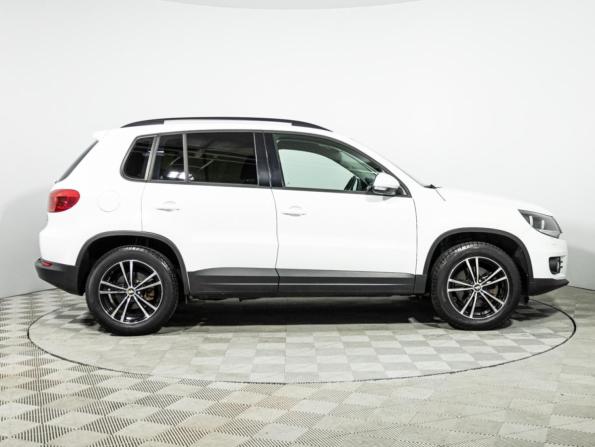 Volkswagen Tiguan I Рестайлинг с пробегом 2015 года, цена 1 699 700 рублей, 93360 км, внедорожник, Автокод Объявления
