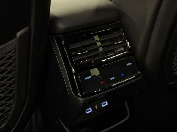 Geely Monjaro I с пробегом 2023 года, цена 3 549 000 рублей, 30122 км, внедорожник, Автокод Объявления