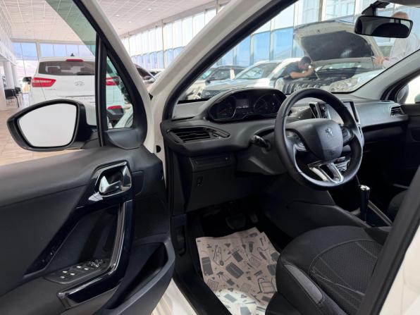 Peugeot 208 I с пробегом 2013 года, цена 800 000 рублей, 135000 км, хэтчбек, Автокод Объявления