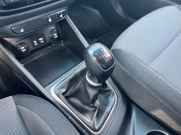 Hyundai Solaris II с пробегом 2018 года, цена 1 239 300 рублей, 122307 км, седан, Автокод Объявления