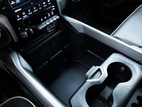 Ram 1500 V с пробегом 2023 года, цена 7 799 000 рублей, 46760 км, offers.body_type.unknown, Автокод Объявления