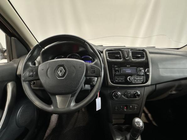 Renault Sandero II с пробегом 2017 года, цена 660 000 рублей, 148023 км, хэтчбек, Автокод Объявления