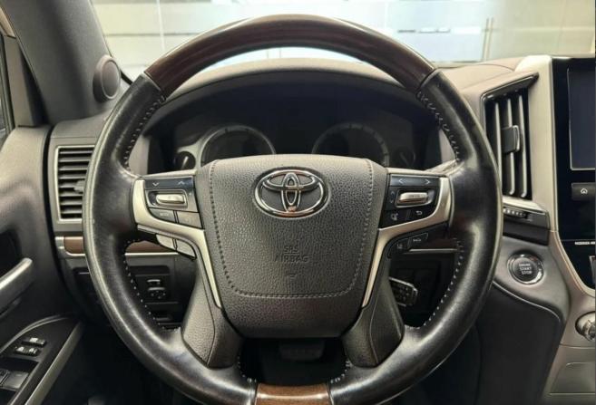 Toyota Land Cruiser 200 Series Рестайлинг 2 с пробегом 2019 года, цена 8 450 000 рублей, 134000 км, внедорожник, Автокод Объявления