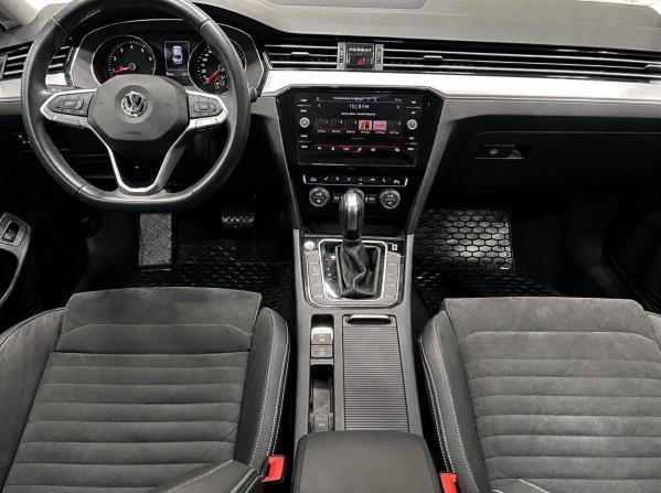 Volkswagen Passat B8 Рестайлинг с пробегом 2020 года, цена 2 590 000 рублей, 36605 км, седан, Автокод Объявления