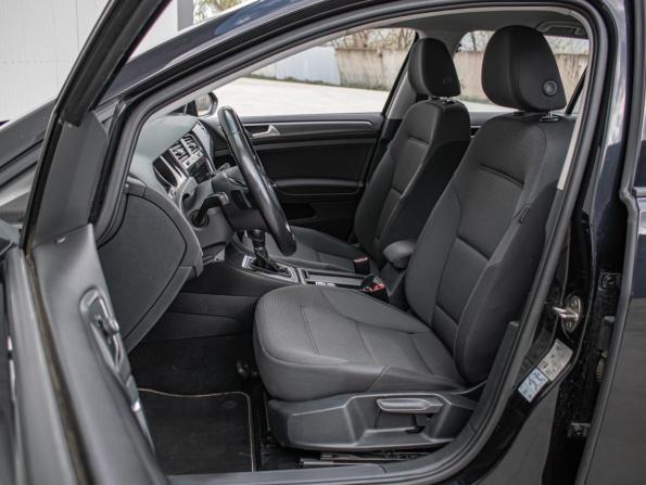 Volkswagen Golf VII Рестайлинг с пробегом 2018 года, цена 1 475 000 рублей, 182610 км, универсал, Автокод Объявления