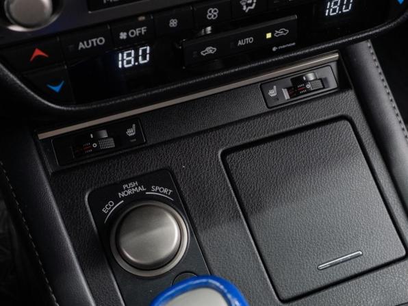 Lexus ES VI Рестайлинг с пробегом 2017 года, цена 2 669 000 рублей, 119290 км, седан, Автокод Объявления