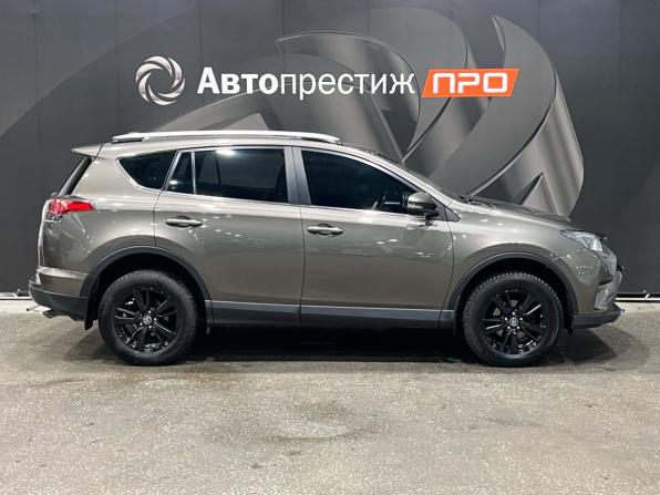 Toyota RAV4 IV (XA40) Рестайлинг с пробегом 2017 года, цена 2 050 000 рублей, 123640 км, внедорожник, Автокод Объявления