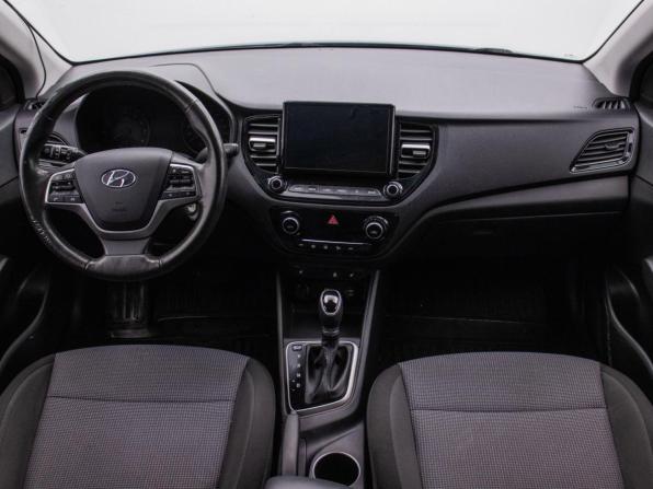 Hyundai Solaris II Рестайлинг с пробегом 2021 года, цена 1 364 000 рублей, 132796 км, седан, Автокод Объявления