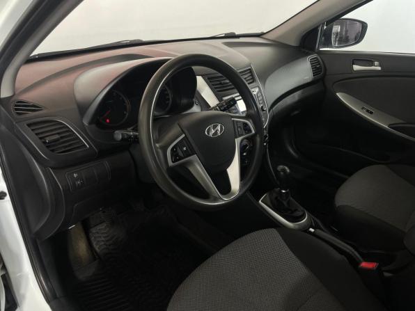 Hyundai Solaris I с пробегом 2013 года, цена 685 000 рублей, 153335 км, хэтчбек, Автокод Объявления