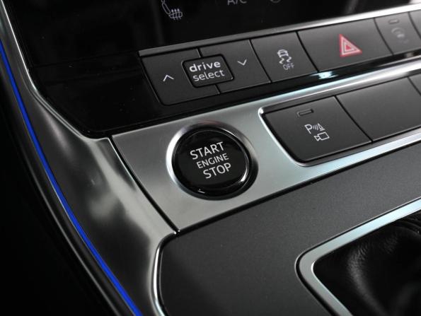 Audi A6 V (C8) с пробегом 2020 года, цена 3 899 000 рублей, 90317 км, седан, Автокод Объявления